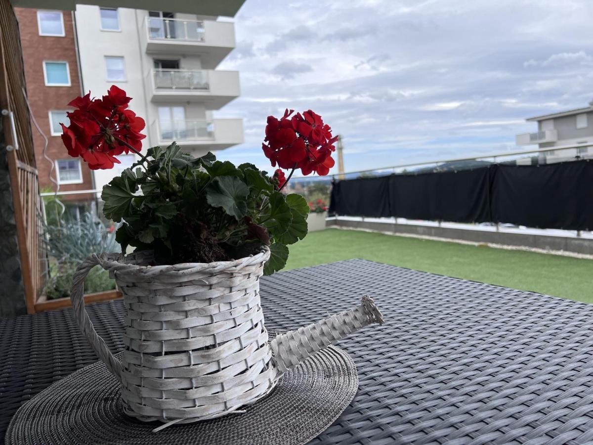 Apartament Z Tarasem Na Osiedlu Rakownica Jelenia Gora Luaran gambar