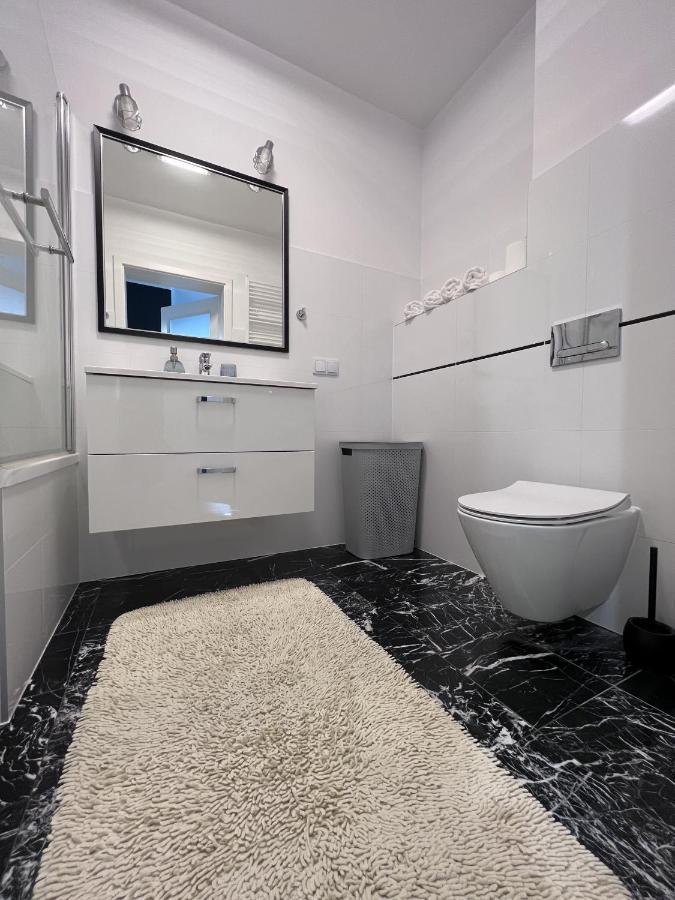 Apartament Z Tarasem Na Osiedlu Rakownica Jelenia Gora Luaran gambar
